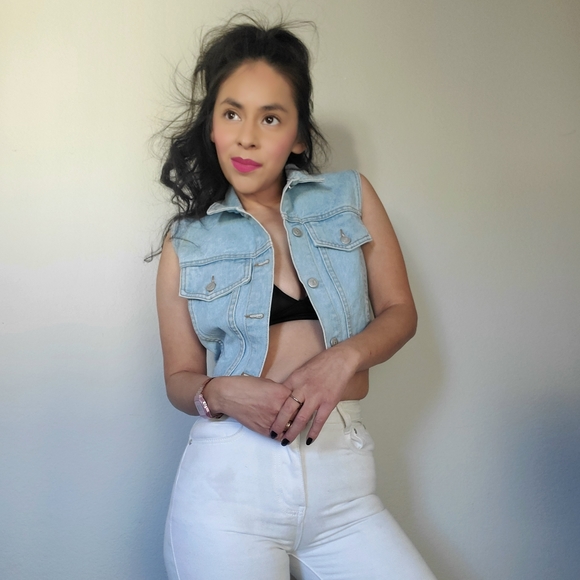 Vest - Picture 2 of 11